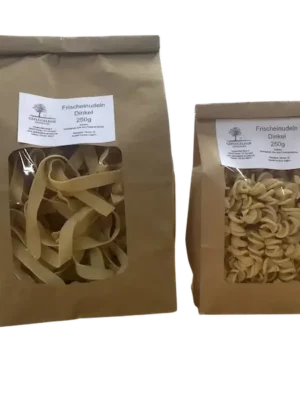 Dinkelnudeln – Geflügelhof Arnsdorf Dinkelnudeln vom Geflügelhof Arnsdorf, Bandnudeln und Spirelli, 250-g-Packung