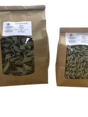 Grüne Nudeln mit Spinat – Geflügelhof Arnsdorf Grüne Nudeln mit Spinat vom Geflügelhof Arnsdorf, Bandnudeln und Spirelli, 250-g-Packung
